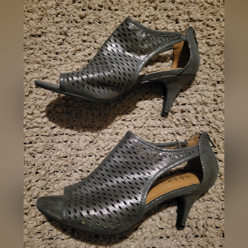 STYLE & CO Haddie Zip Up Ankle Shooties Gray Size 6 - Picture 2 of 15